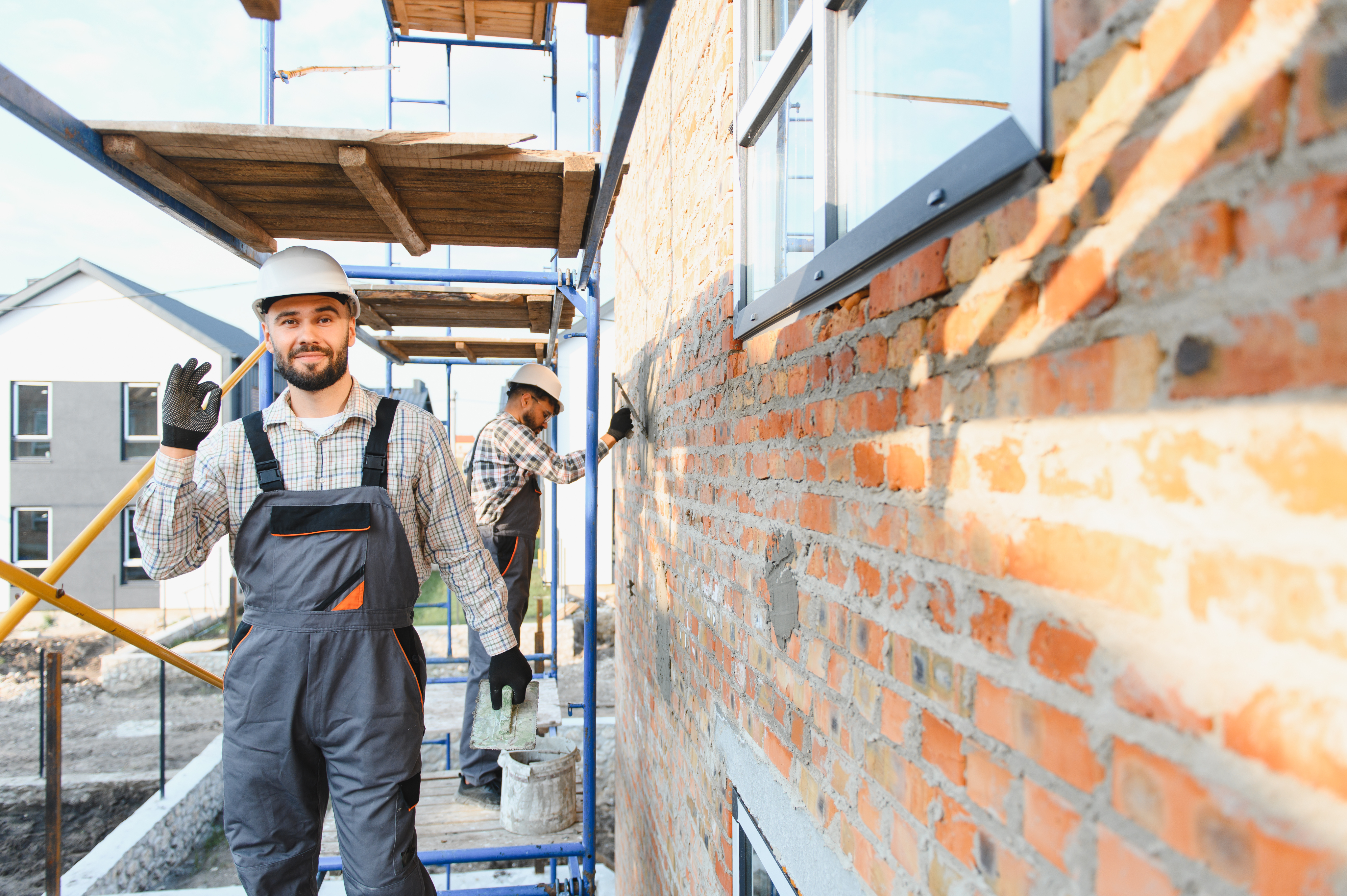 Dak en gevel combineren bij renovatie: slim besparen op werken